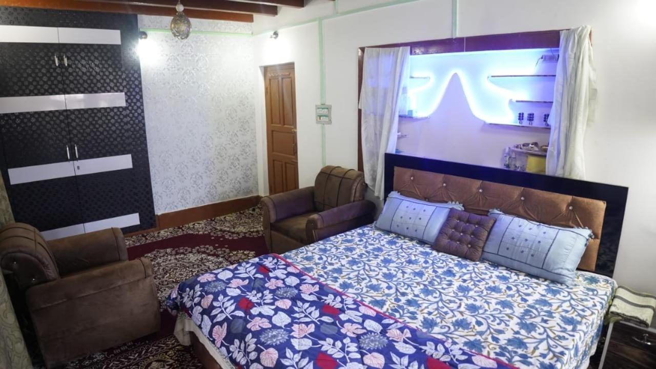 Wani Guest House Gulmarg Exterior foto