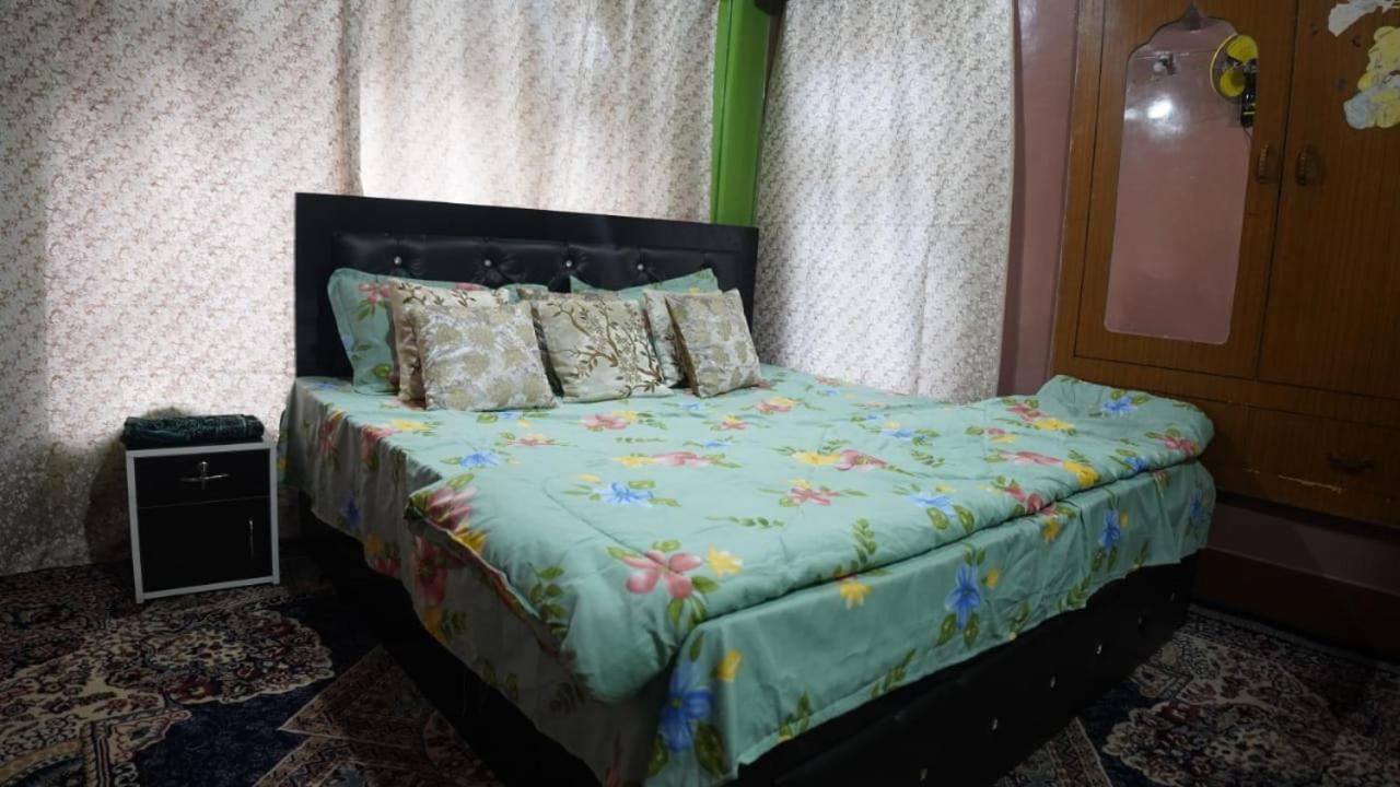 Wani Guest House Gulmarg Exterior foto