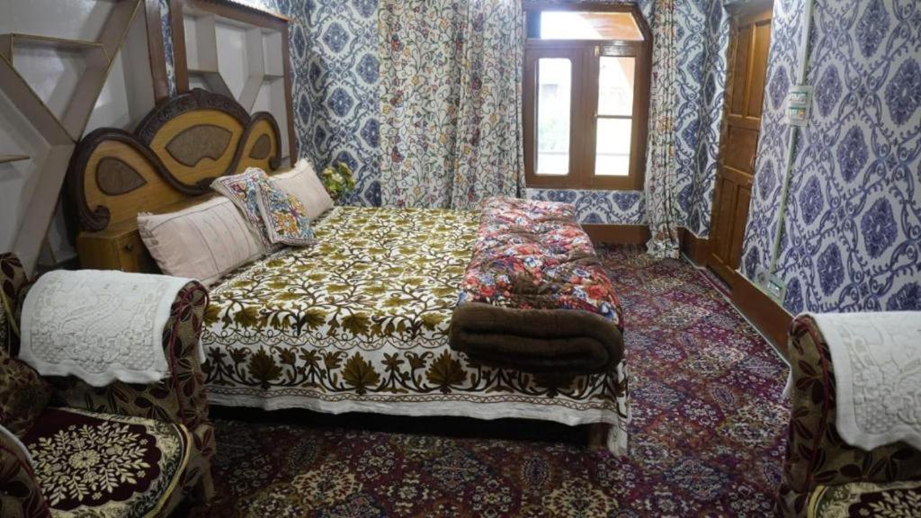 Wani Guest House Gulmarg Exterior foto